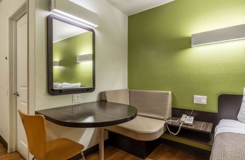Redlands Hotel | Motel 6 Redlands, CA