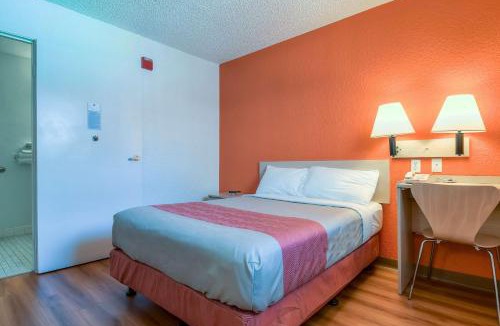Rowland Heights Hotel | Motel 6-Rowland Heights, CA - Los Angeles - Pomona
