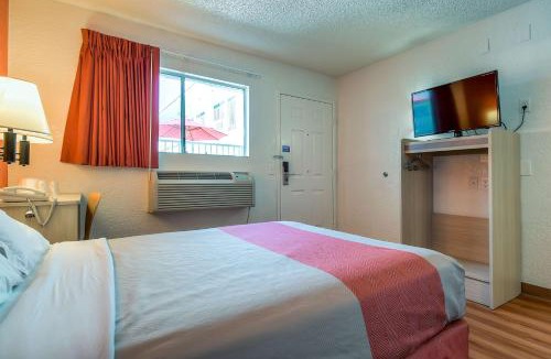 Rowland Heights Hotel | Motel 6-Rowland Heights, CA - Los Angeles - Pomona