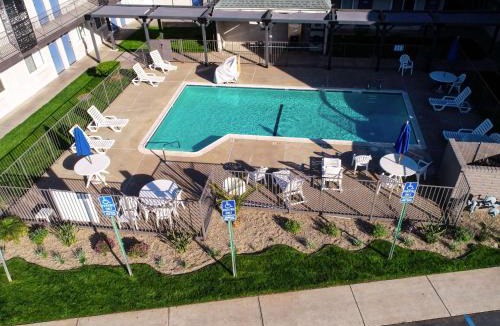 Southeastern Sacramento Hotel | Motel 6-Sacramento, CA - Central