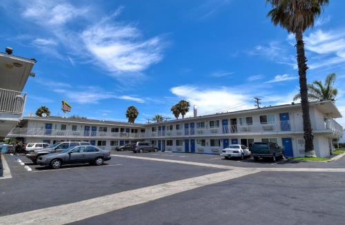 Westminster Hotel | Motel 6-Westminster, CA - South - Long Beach Area