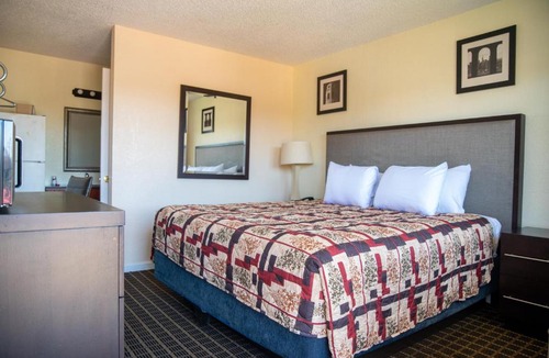 Vallejo Hotel | Motel 7 - Near Six Flags, Vallejo - Napa Valley