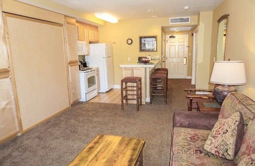 Kirkwood Apartment | Mountain Club 227 Getaway Steps From Slopes-Hiking