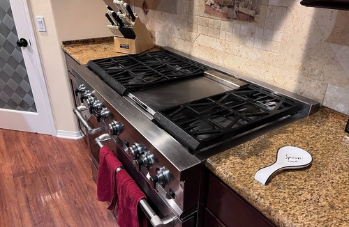 Running Springs Cabin | Mountain Escape: Sleeps Multiple Families with Pool Table & Game Room