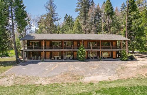 Springville House | Mountain Nook CN Lodge #4