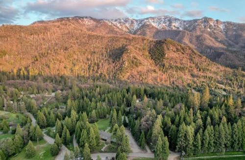 Springville House | Mountain Nook CN Lodge #4