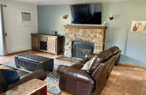 Three Rivers House | Mountain Sierra Home One Mile From National Park Entrance...with Pool and spa!