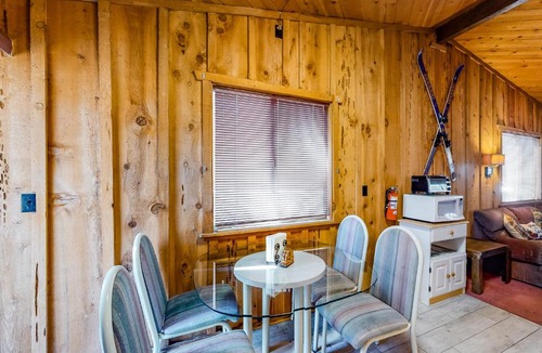Big Bear City House | Mountain Tranquility