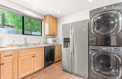Agoura Hills Cottage | Mountain View Cottage Home in Malibu, close by to the beach!