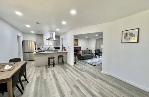 Thousand Oaks House | Mountain View Entire House 4Rooms 3Baths