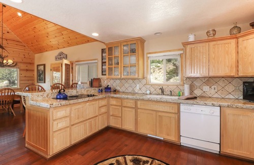 Whispering Forest Cabin | Mountain View Escape by Destination Big Bear : Relaxing Views of the Snow Summit & Bear Mtn! Pool Table! WiFi & Streaming TV!
