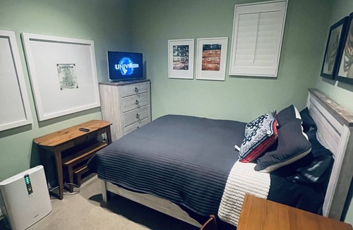 Upland Bed & Breakfast | Mountain View house upland shared room