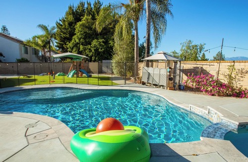 Rowland Heights Villa | Mountain View Luxury: Modern Family Oasis Retreat