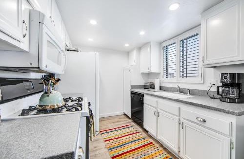 Canyon Corridor Apartment | Mountain View Modern Condo Permit# 4340