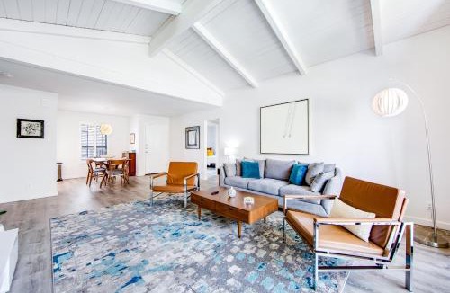 Canyon Corridor Apartment | Mountain View Modern Condo Permit# 4340