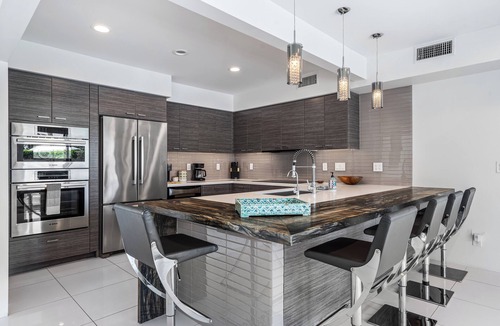 Little Tuscany House | Mountain View Oasis – Designer Oasis with Pickleball, Pool, Bocce Ball, Golf & Views