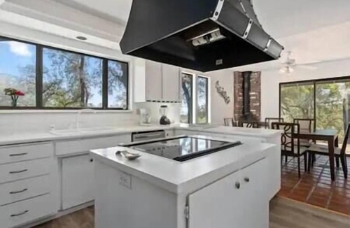 Rough and Ready House | Mountain View Retreat: Your Perfect Getaway