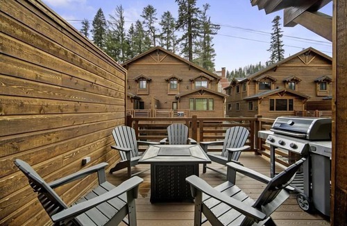 Mammoth Lakes House | Mountainside - The only new/premium townhomes at Canyon Lodge