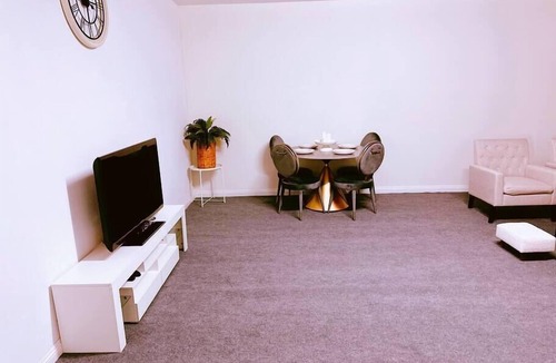 Valinda House | Movie Nest/2BR/Huge Backyard w Grill by Zen Living