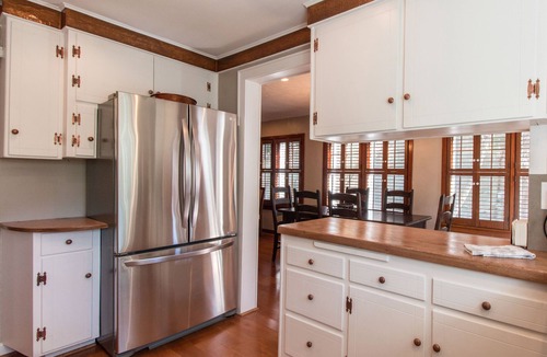Los Angeles County House | Mt. Baldy Cottage on Bear Creek in the Secluded Village of Mt. Baldy