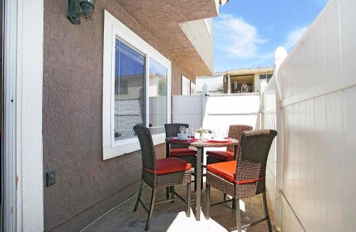 Downtown House | Multi-Level 2BR-Fast WiFI-Free Parking -CM-1