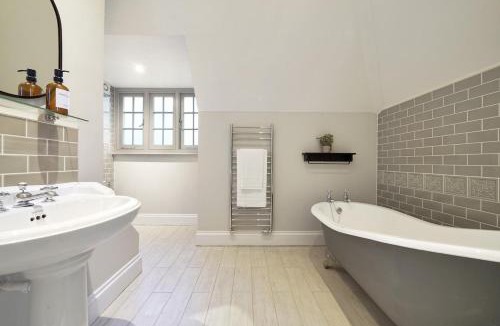 Wimbledon House | MUR1 - Modern and Stylish 6-bed House in Wimbledon