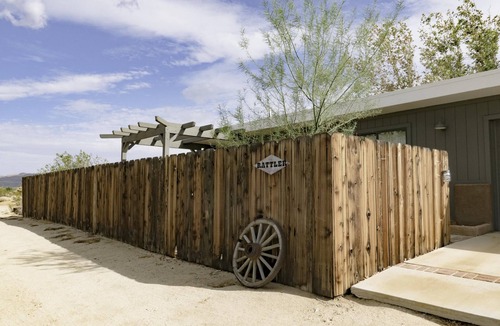 Panorama Heights House | Mustang cabin at Rattler Ranch in Joshua Tree