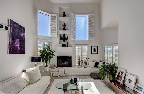 Pacific Palisades Condo | n"Your Ideal Coastal Retreat! Walking Distance to Everything You Need!