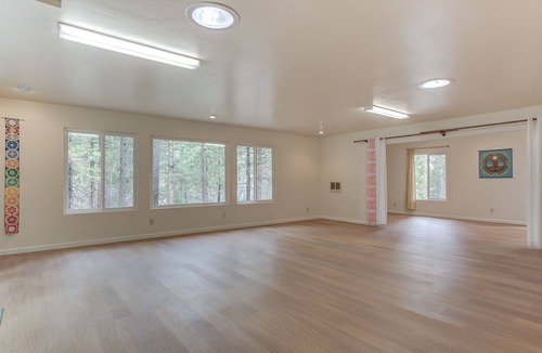 Weed House | Namaste Sulfur Springs House at Healing Waters of Shasta.
