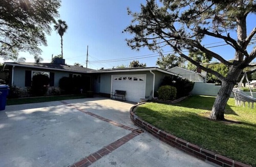 Glendora House | Natural Green Oasis conveniently near Route 66.n