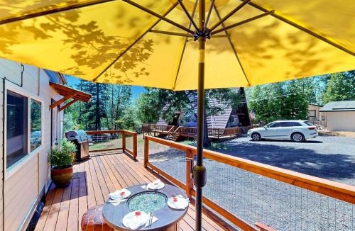 Phoenix Lake-Cedar Ridge Hotel | Nature's Nook Mountain Retreat