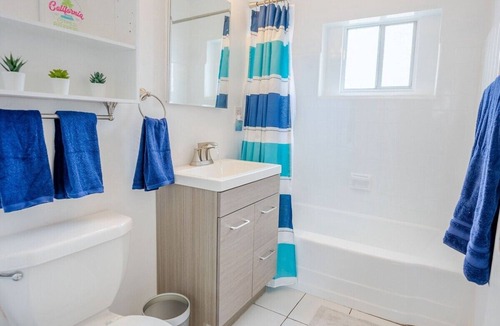 Beach Barber Tract Condo | Nautical Ocean View Unit! Walk to Windansea! - Ocean Views!