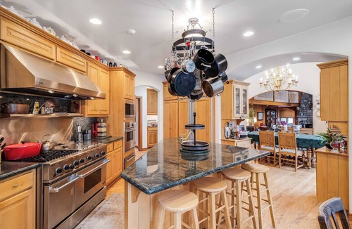 Cedar Glen House | Navigate Stays Best Dressed Lakefront Home