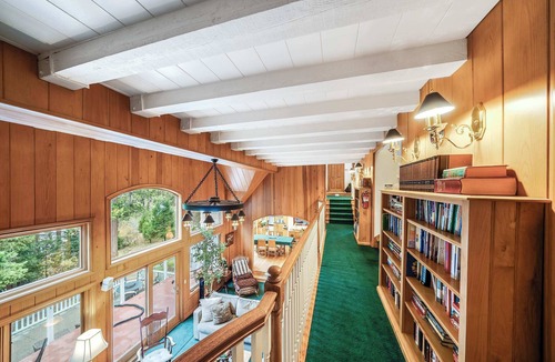 Cedar Glen House | Navigate Stays Best Dressed Lakefront Home