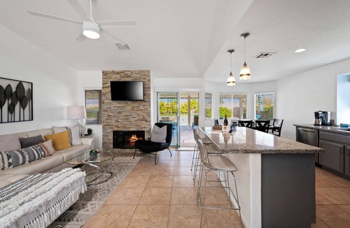 Indian Wells House | Near Coachella Private Home | Walk to Tennis Gardens | Pool & Spa Paradise | Ideal for Entertainment