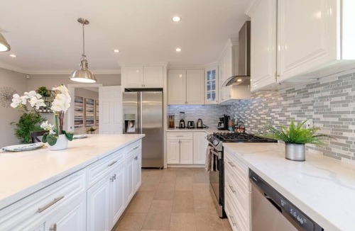 Southwest Anaheim Villa | Near Disneyland, 6BR, 4BA Pool/Hut Tub, 3300 sqft