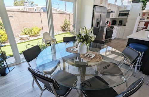 Southwest Anaheim House | Near Disneyland and Knott's Berry Farm Pool house with Arcade, and putting green