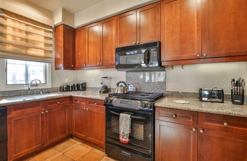 La Quinta Condo | Near Pool! Premier Location at Clubhouse Upstairs, Pet Friendly! (L48)
