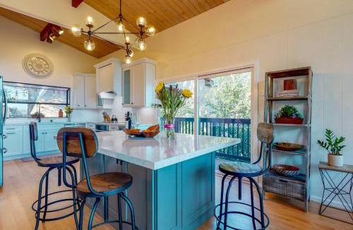 Tamalpais-Homestead Valley House | Nestled In The Trees Bay Area Best Hidden Gem