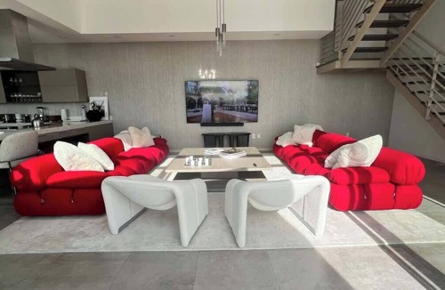 Hollywood Hills West House | New 3Bd RH Modern Sunset Strip View home~Pool/Spa