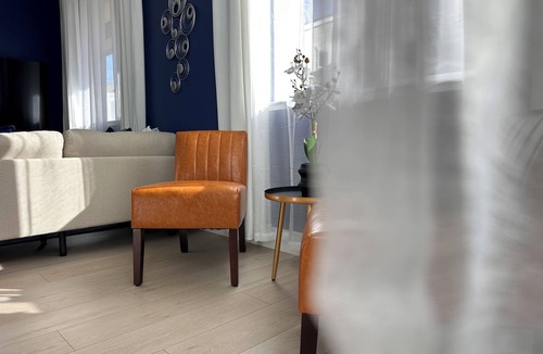 Woodland House | New 4-bedroom Home. EV Charging [15 minutes from Downtown Davis and SMF Airport]