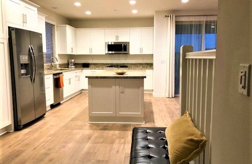 Lake Forest House | New 4 Bedroom House Close to Irvine Spectrum! Resort Style Living!