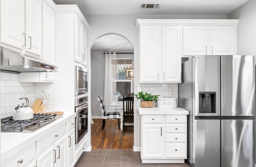 Oakdale House | *NEW 4BD Oakdale Retreat, Pool, AC, Sleeps 14, Newly Remodeled