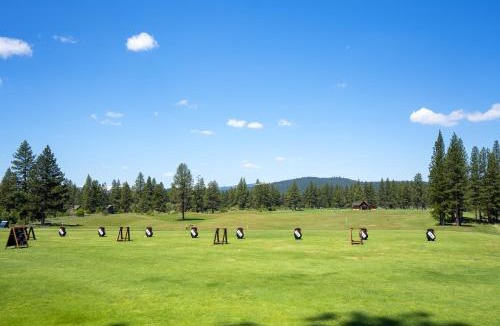 Truckee House | NEW 4BD Residence in the Signature Home Collection at Old Grenwood!