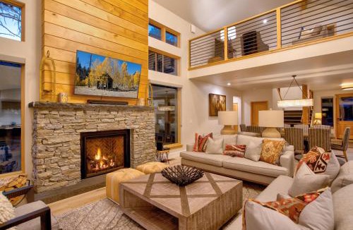 Truckee House | NEW 4BD Residence in the Signature Home Collection at Old Greenwood!