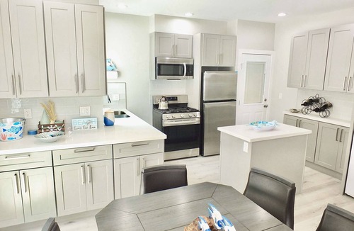 Peninsula Condo | *New* Beach & Bay Retreat | Full of Amenities!