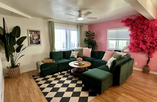 Gas Lamp Section House | NEW! Beach Home w/Gym + Cuddle Couch