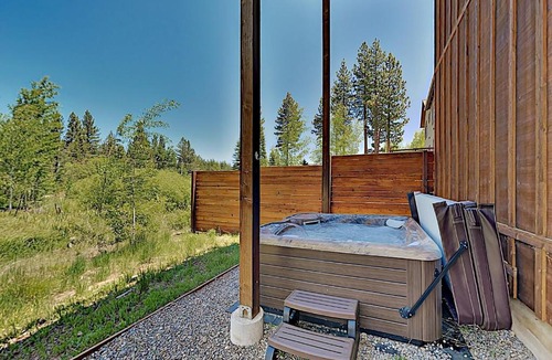 Mountain View Estates House | New-Build Chalet with Mountain Views & Hot Tub home