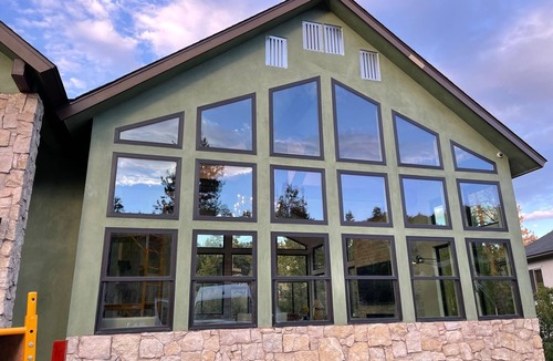 Big Bear Lake House | New Build- Walking distance to Slopes-Jacuzzi-Theater, Pool Table, -
