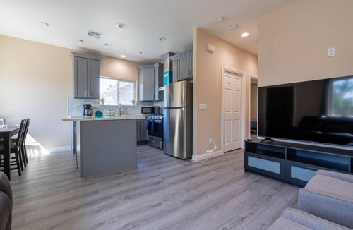 Bonita House | New Built, Cozy Home - 2bdrm, 2 bath